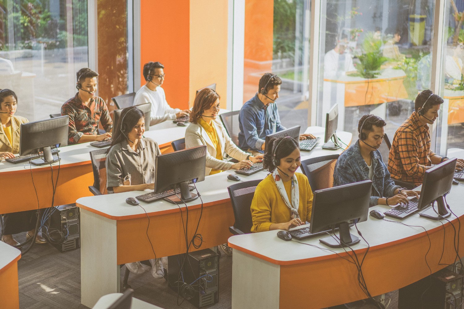  Suasana layanan contact center VADS Indonesia.