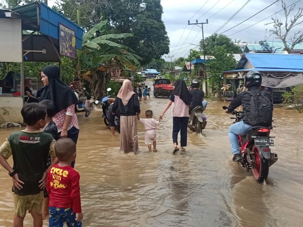 Banjir di Kecamatan Pengaron Kabupaten Banjar, akhir tahun lalu.
