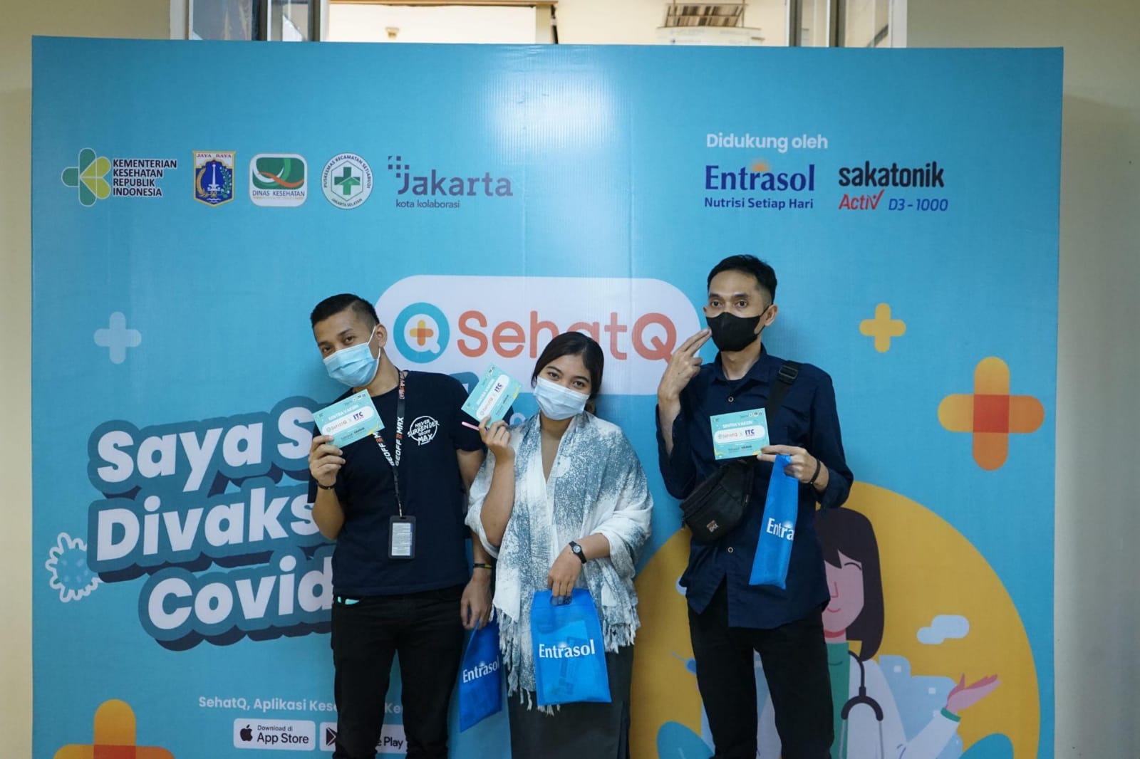 SehatQ berkolaborasi dengan Dinas Kesehatan DKI Jakarta dengan membuka sentra vaksinasi booster di ITC Kuningan, Jakarta.