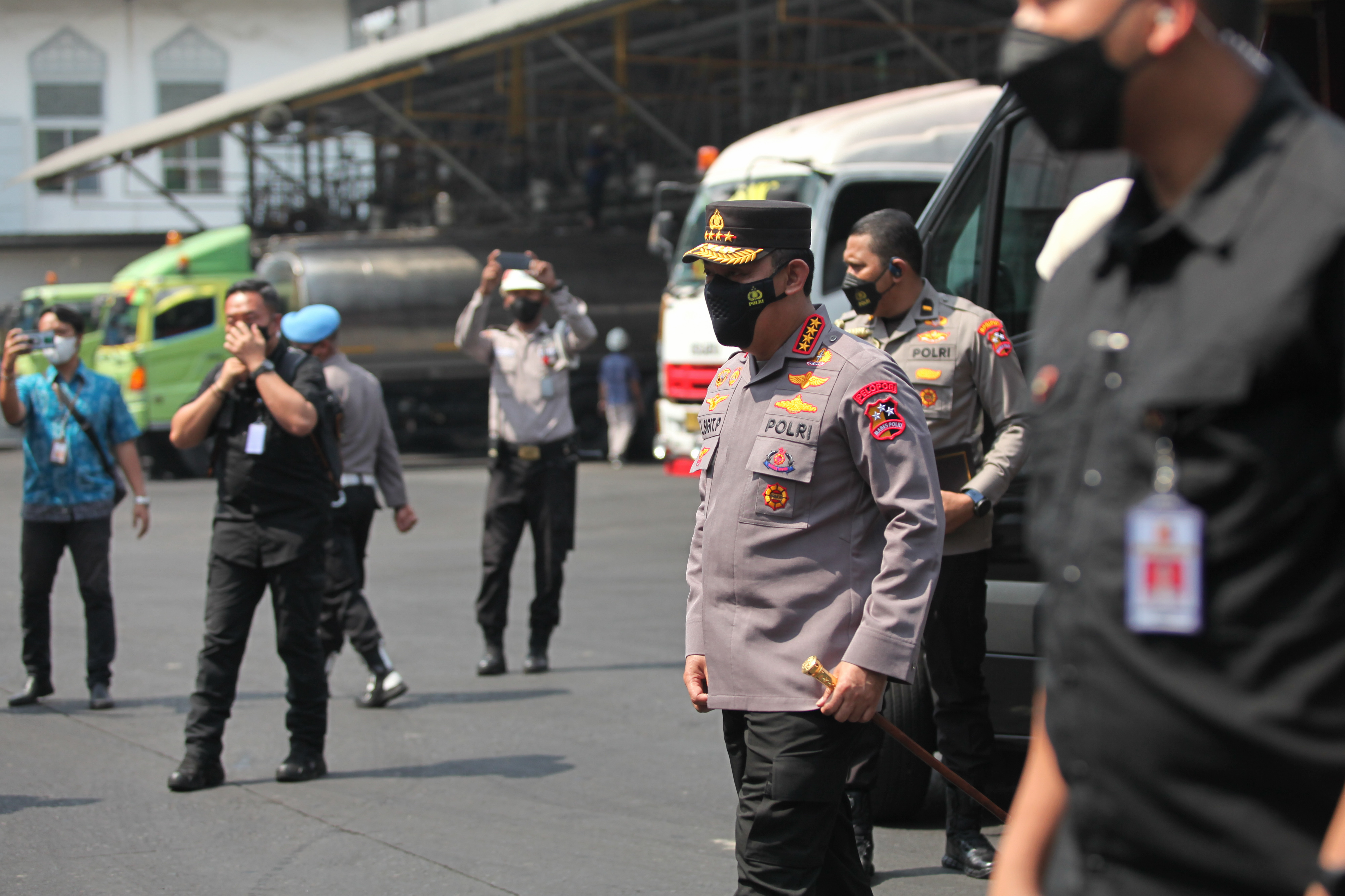 Kapolri Jenderal Listyo Sigit Prabowo saat mengecek ketersediaan minyak goreng di Surabaya.