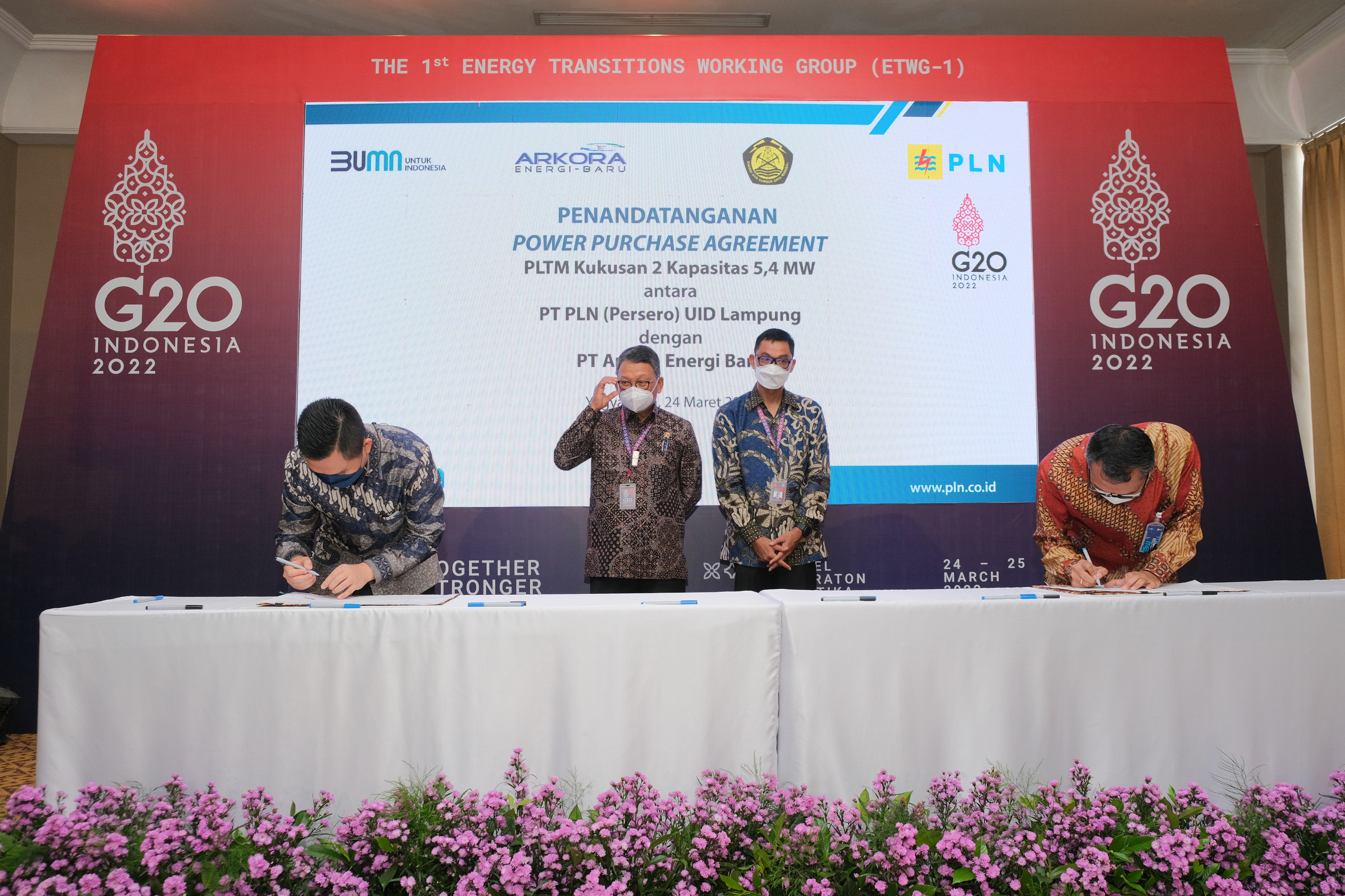 Penandatanganan kesepakatan jual-beli listrik dengan PLN untuk pengembangan pembangkit EBT di sela acara 1st ETWG G20