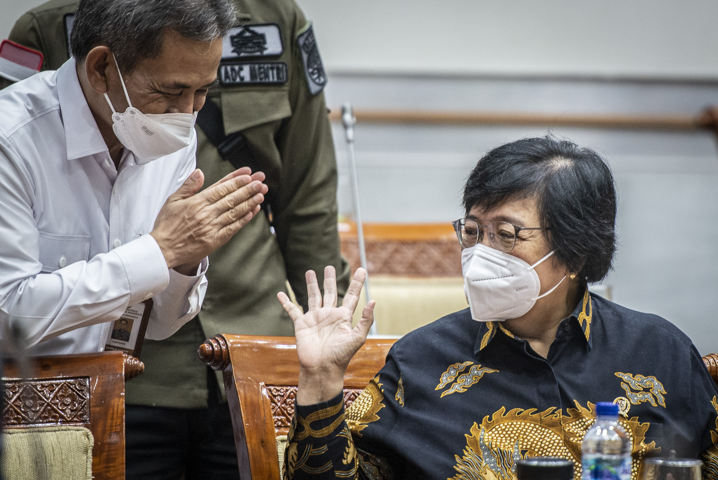 Menteri LHK Siti Nurbaya Bakar sebelum engikuti rapat kerja dengan Komisi IV DPR RI.