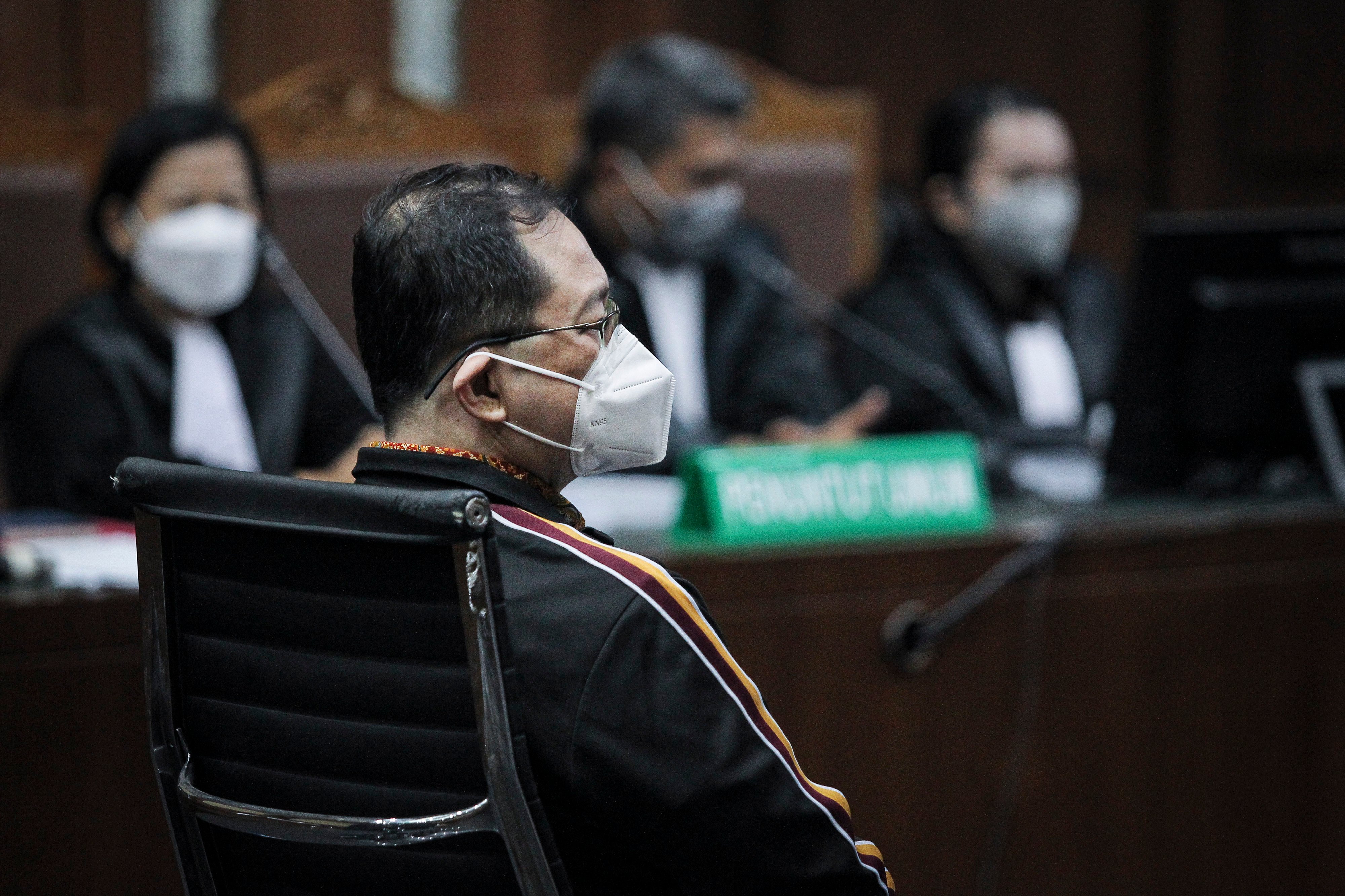 Teddy Tjokrosapoetro menjalani sidang perdana di Pengadilan Tipikor, Jakarta, hari ini.
