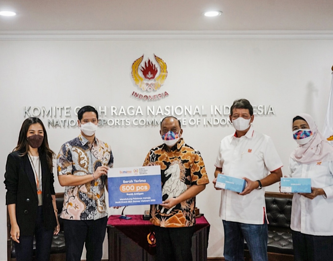 Bumame memberikan alat swab kepada KONI Pusat untuk persiapan tim SEA Games 2022