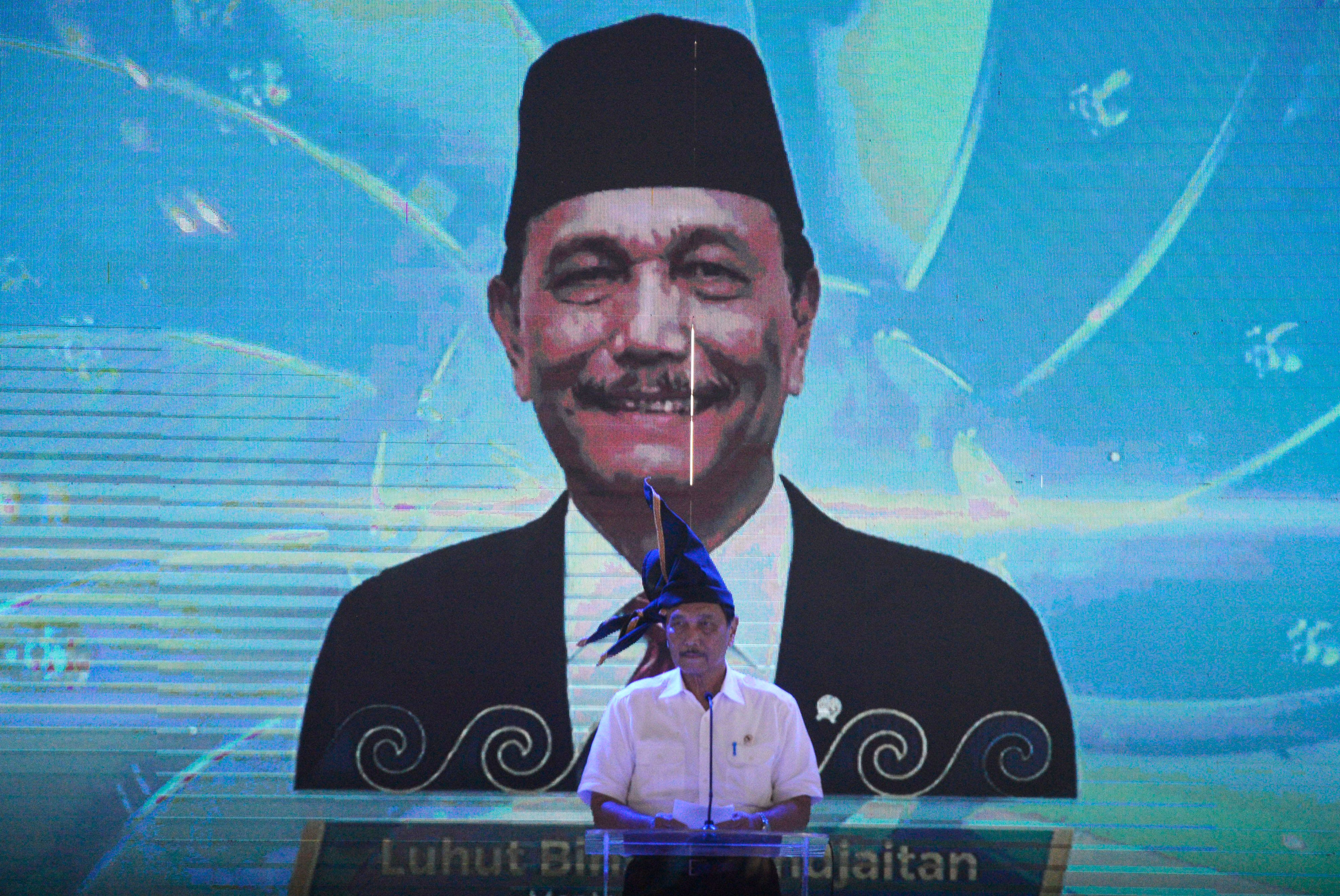 Menko Luhut Binsar Pandjaitan saat memberikan sambutan dalam sebuah acara.