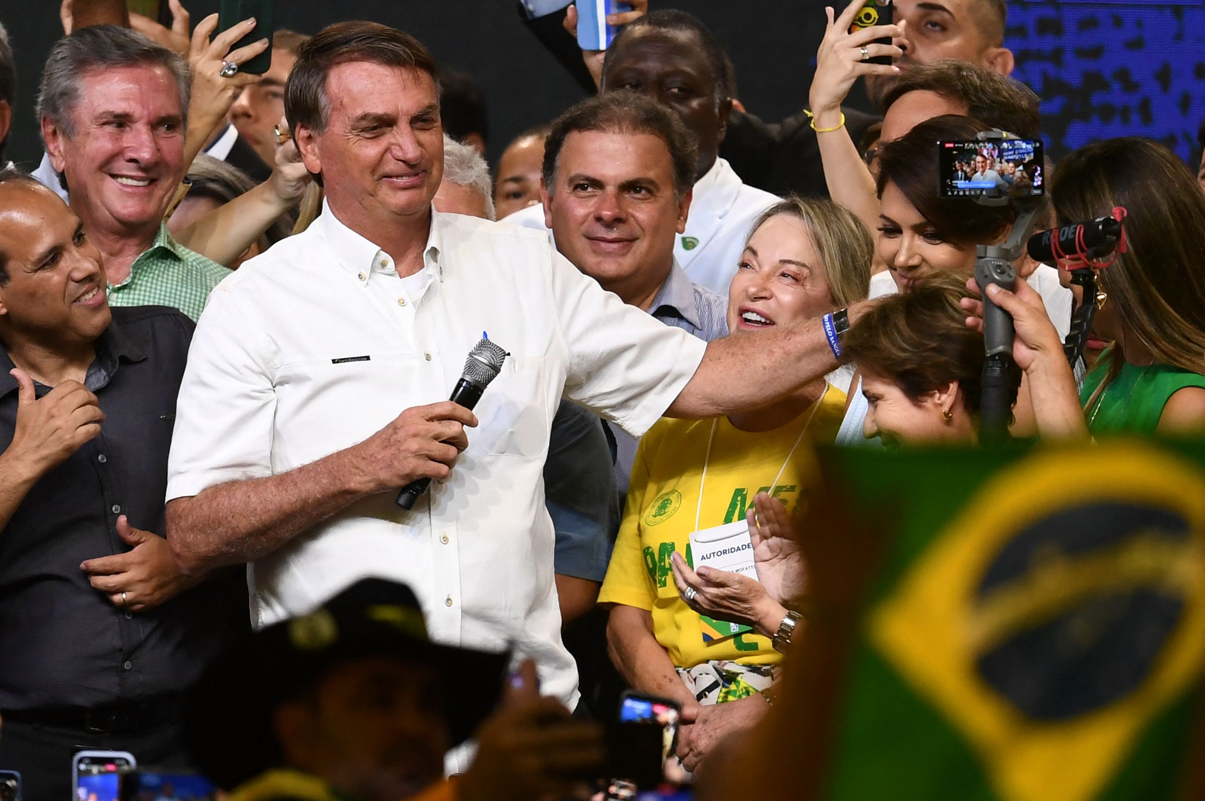 President Brasil Jair Bolsonaro (tengah).