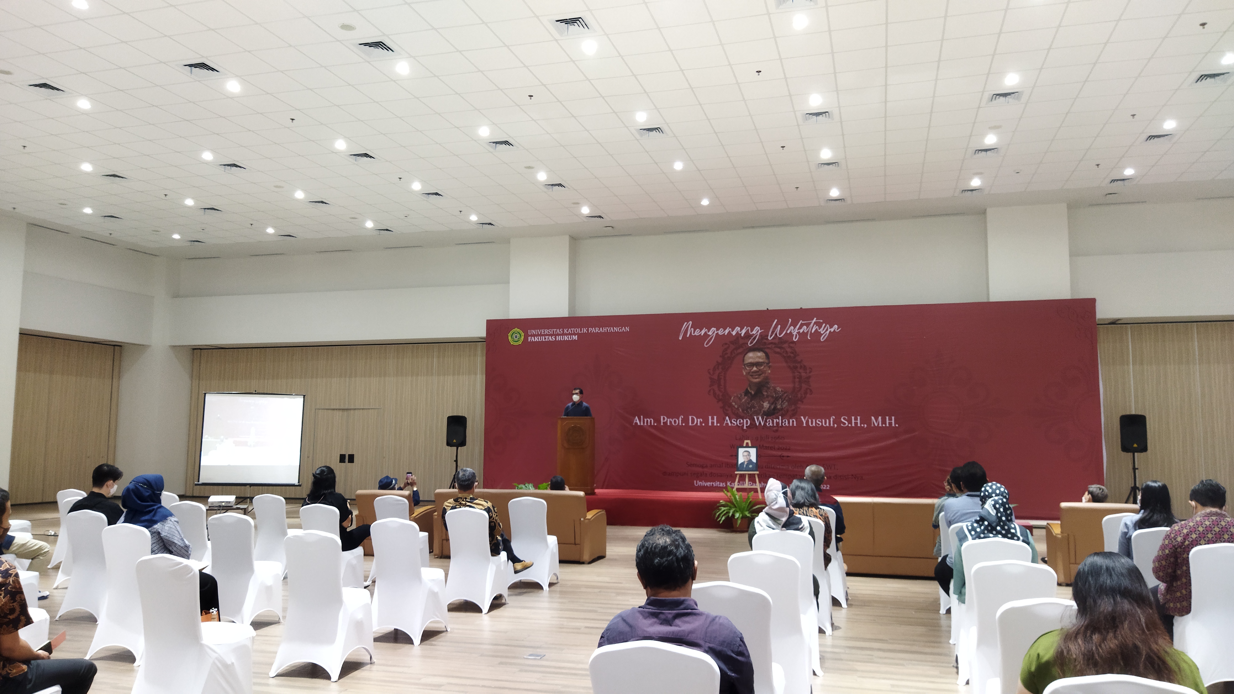 Universitas Parahyangan Bandung menggelar acara mengenang Prof Asep Warlan yang wafat tiga hari lalu