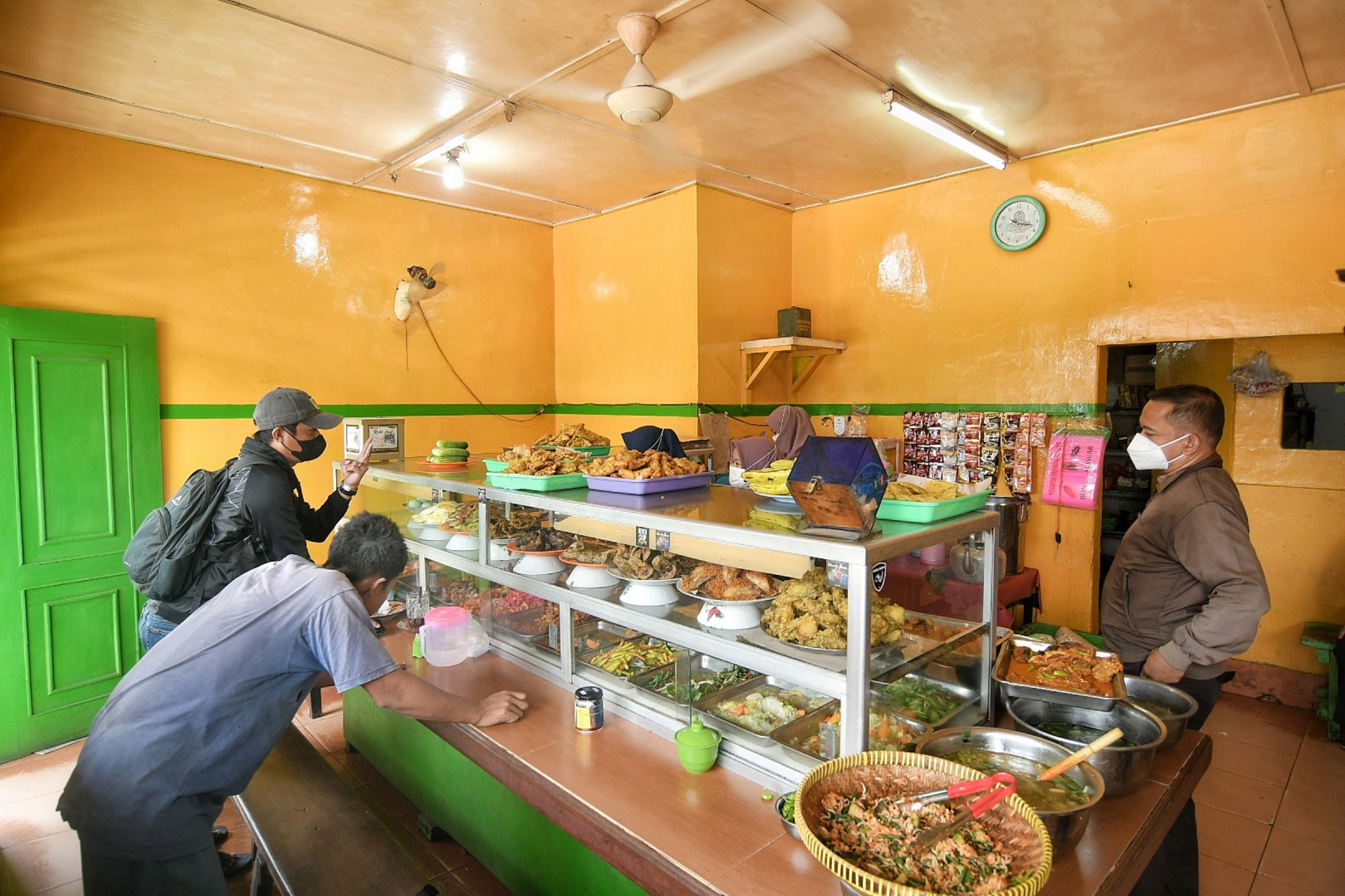 Ilustrasi pedagang makanan