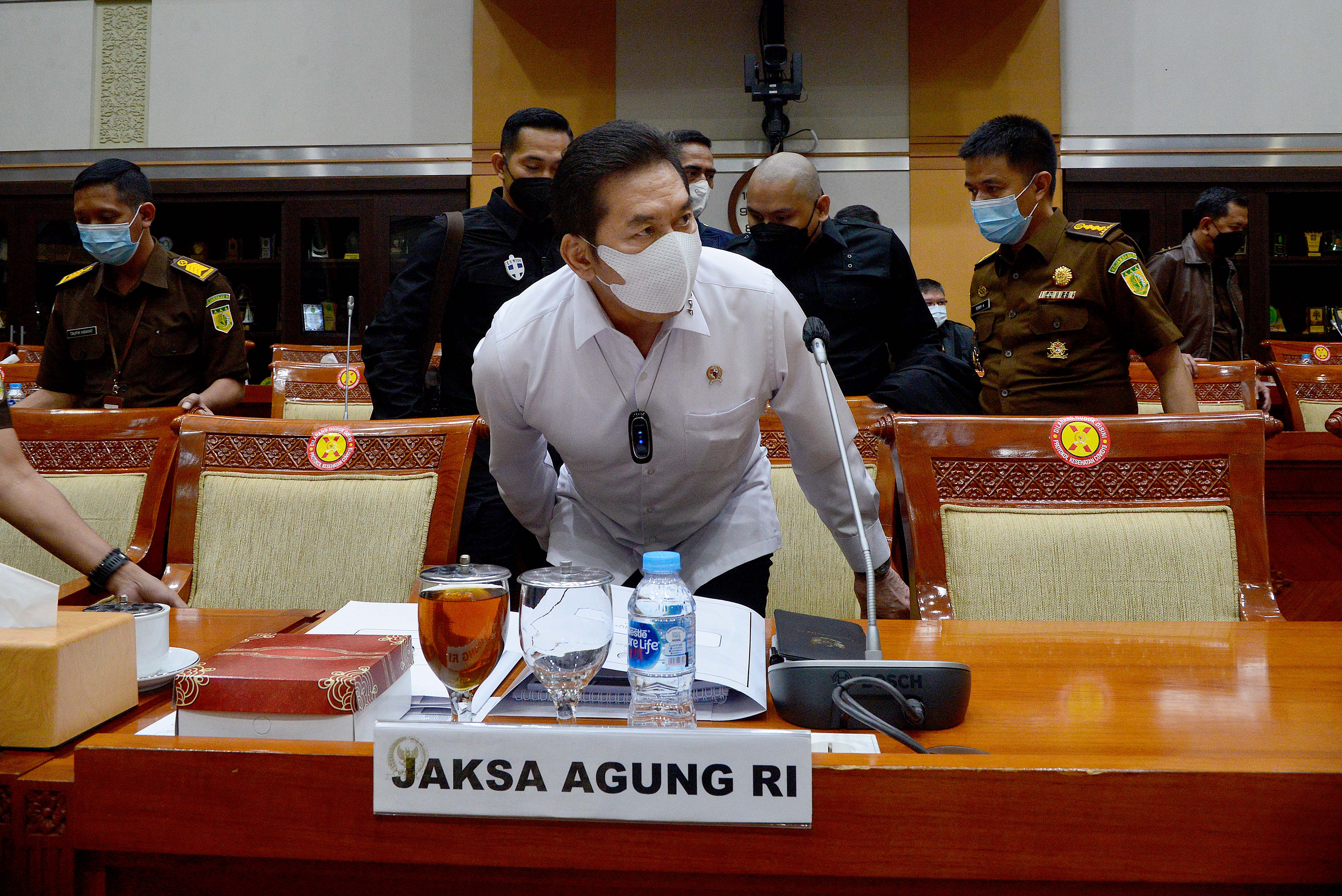 Jaksa Agung ST Burhanuddin saat mengikuti rapat kerja dengan Komisi III DPR RI.