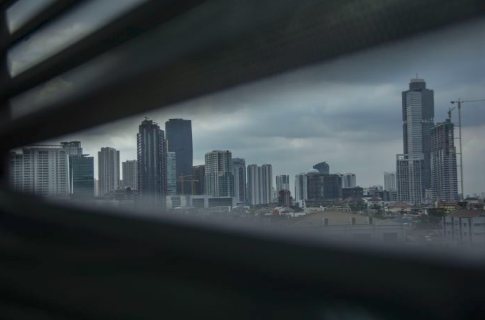 Deretan gedung bertingkat terlihat dari kawasan Setiabudi, Jakarta.