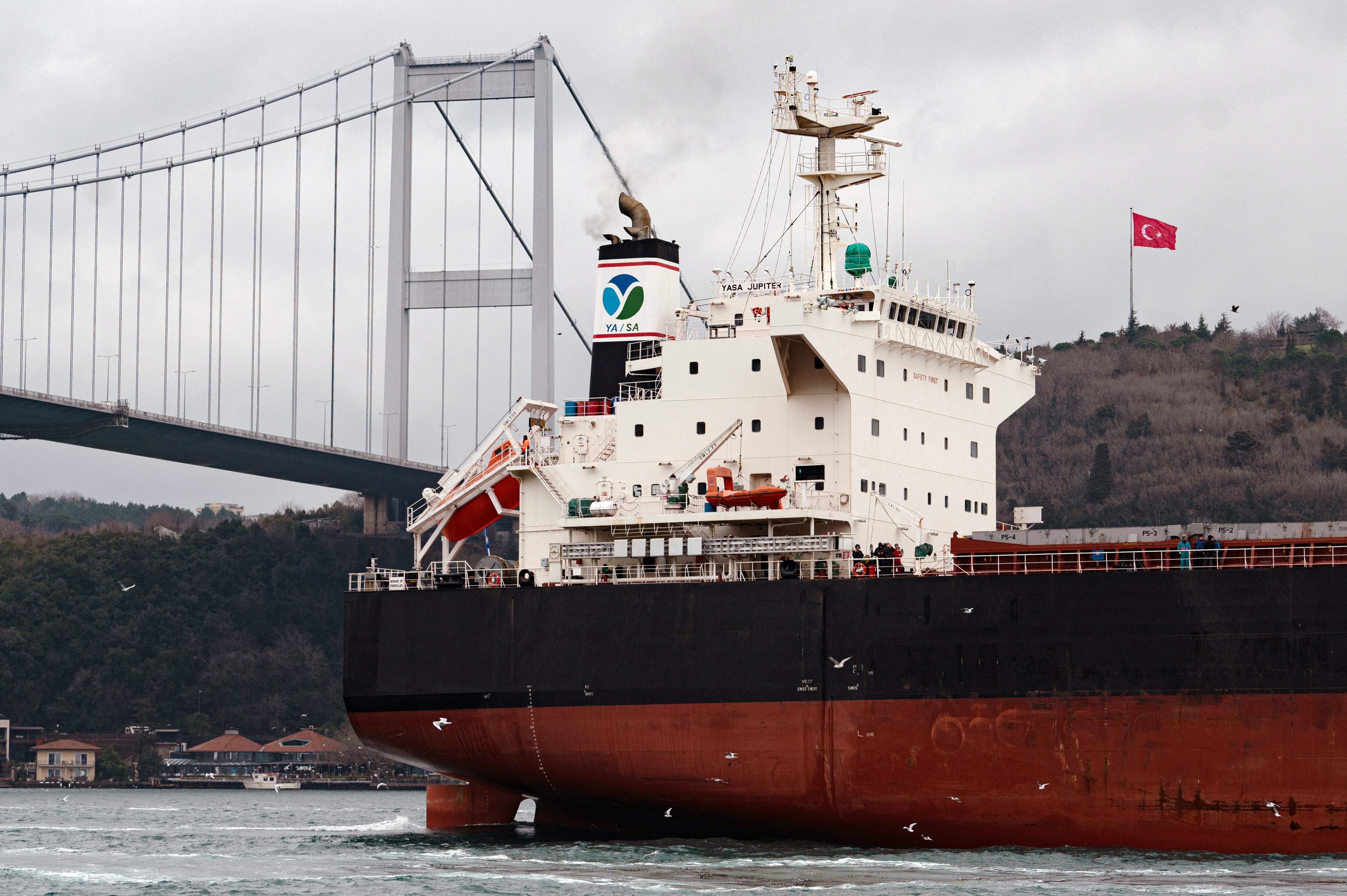 Selat Bosphorus di Istanbul, Turki, pada 25 Februari 2022.