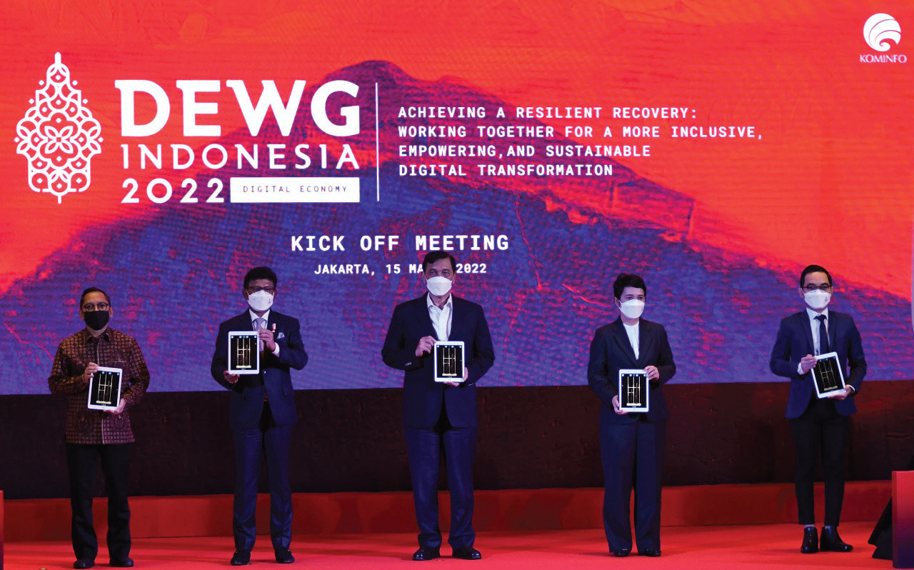 Pembukaan secara simbolis acara 