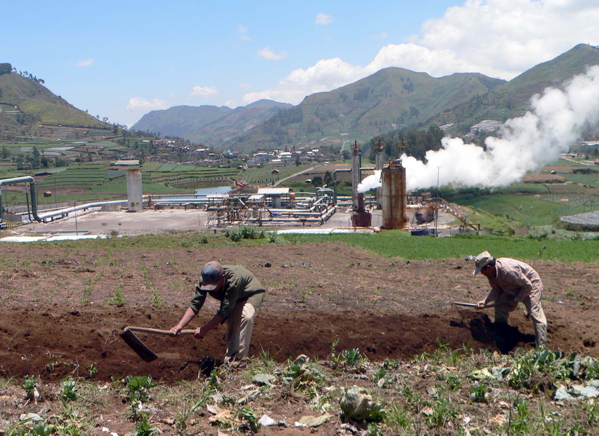Pembangkit Listrik Tenaga Panas Bumi (PLTP) milik PT Geodipa Energi desa Kepakisan, Batur, Banjarnrgara, Jawa Tengah