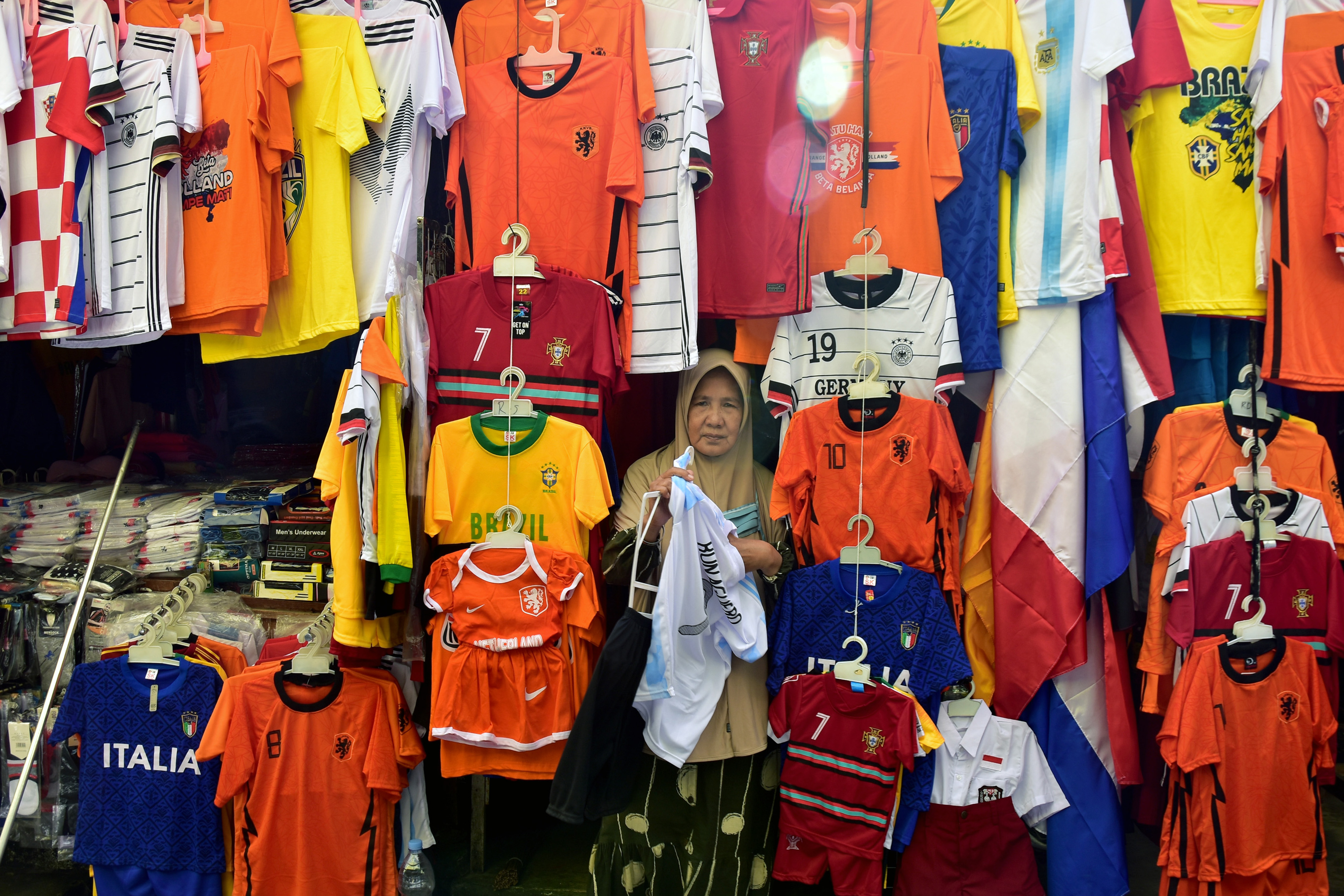 Pengusaha Sambut Positif Rencana Penurunan Status Covid-19 Menjadi Endemi