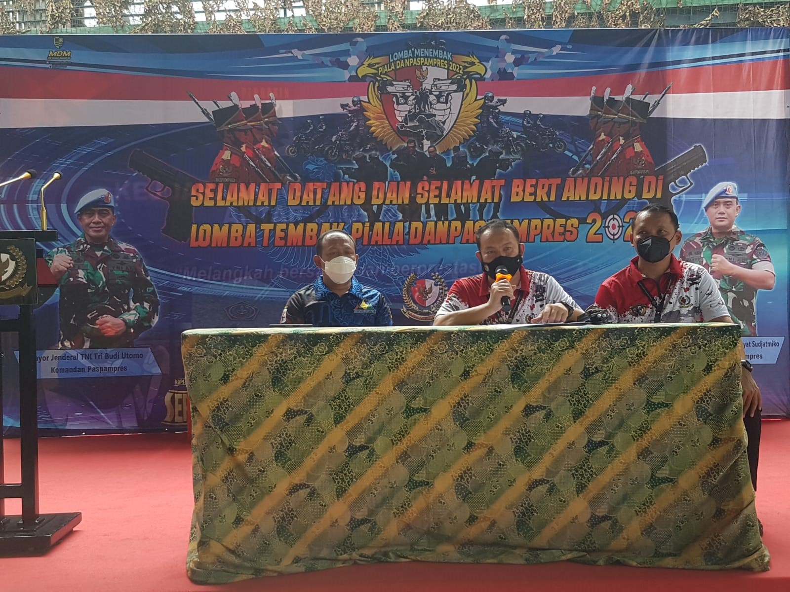 Melalui lomba menembak, para atlet tembak, khususnya dari satuan Paspampres, semakin mahir dan melahirkan banyak prestasi gemilang.