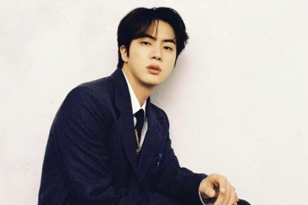 Jin BTS dikabarkan tengah jalani pemulihan usai jalani operasi telunjuk.