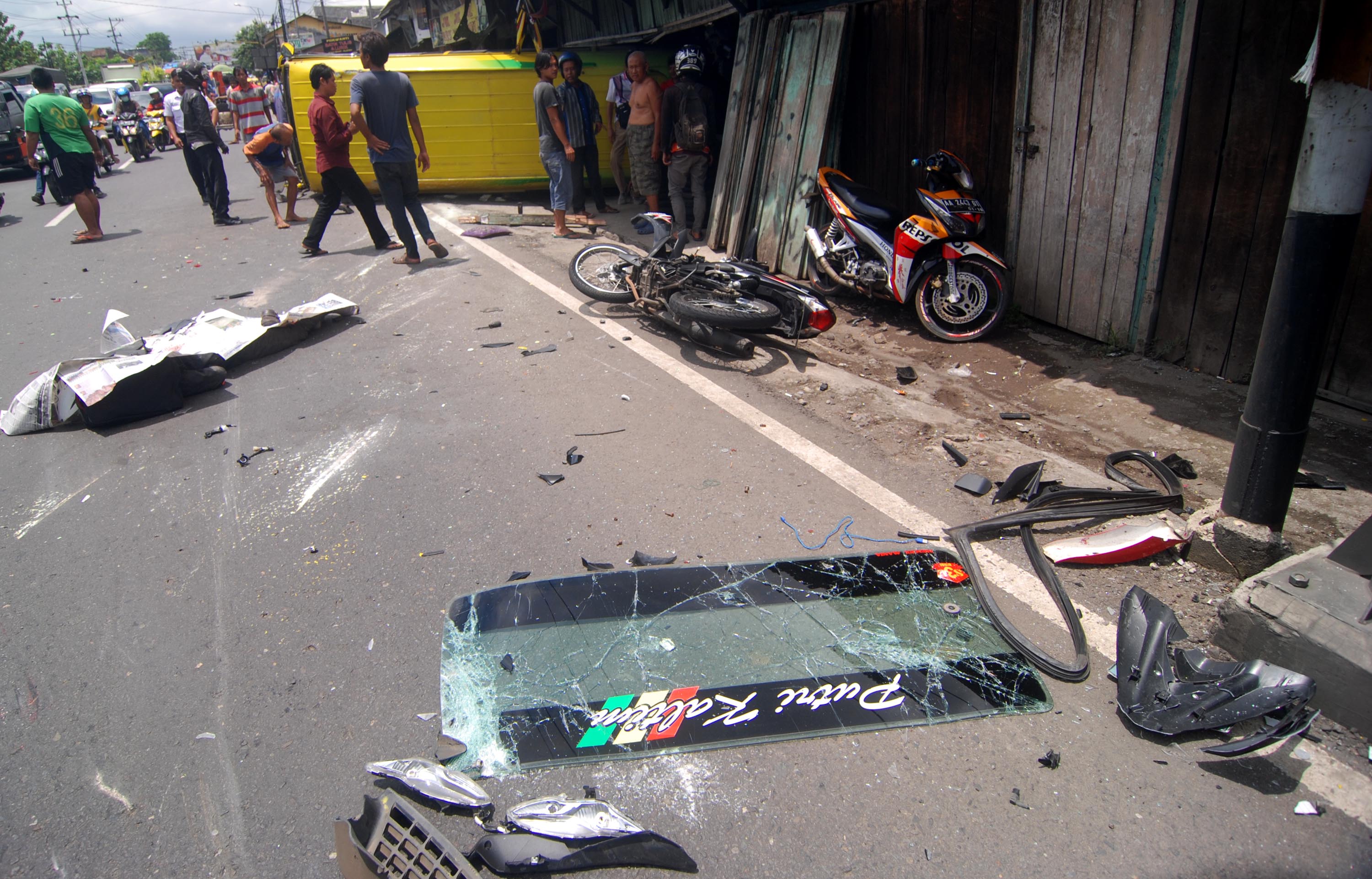 Kecelakaan lalu-lintas di Jalan Raya Ungaran, beberapa waktu lalu