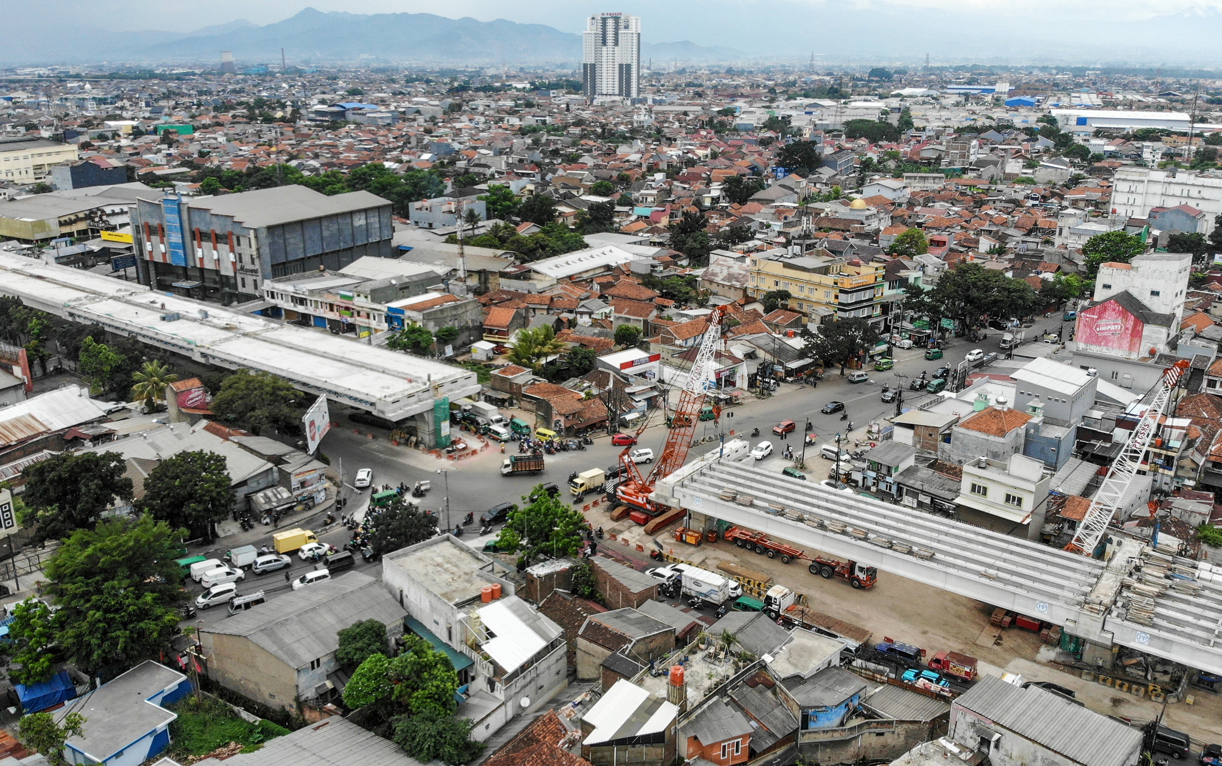 Foto udara pembangunan Jalan Layang Kopo di Bandung, Jawa Barat, Jumat (25/2/2022)