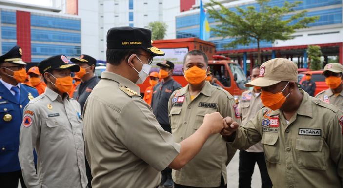 Gubernur DKI Jakarta, Anies Baswedan, memberangkatkan Satgas Kolaborasi Kemanusiaan untuk membantu korban gempa di Pasaman Barat, Sumbar.