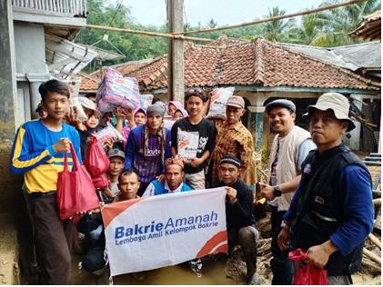 Bakrie Group berkolaborasi dengan berbagai kelompok komunitas sosial untuk membantu masyarakat yang membutuhkan. 