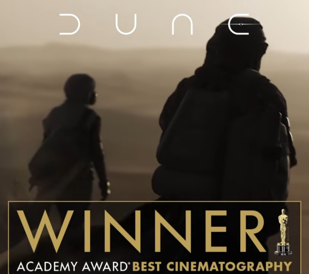 Film Dune meraih empat Piala Oscar, salah satunya adalah untuk kategori Best Cinematography.