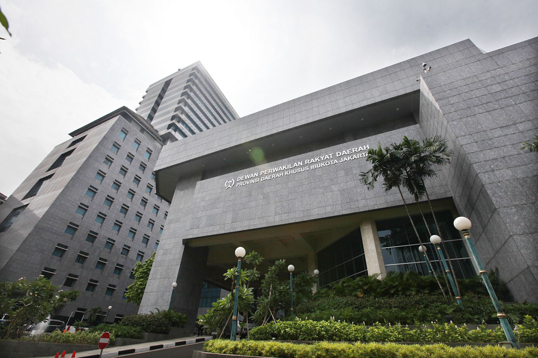 Untuk 106 Anggota, DPRD DKI Anggarkan Pembuatan Baju Baru Rp1,7 miliar