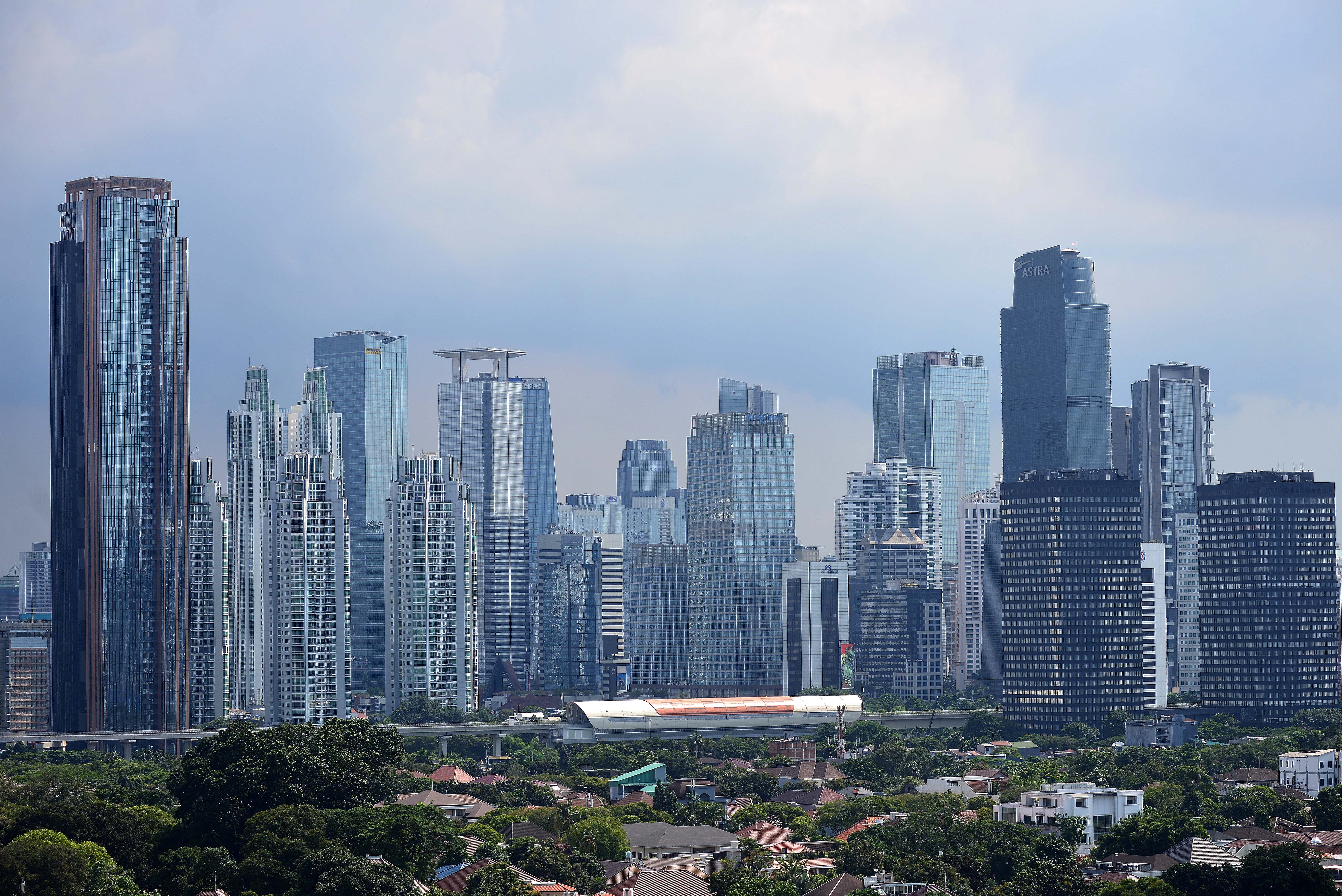 Deretan gedung perkantoran di kawasan Ibu Kota Negara.
