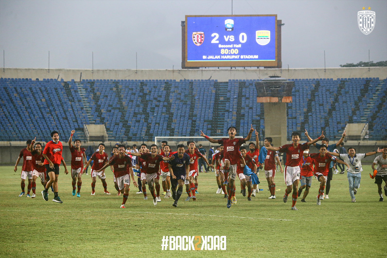 Skuad Bali United merayakan juara Liga 1 musimn 2021/2022