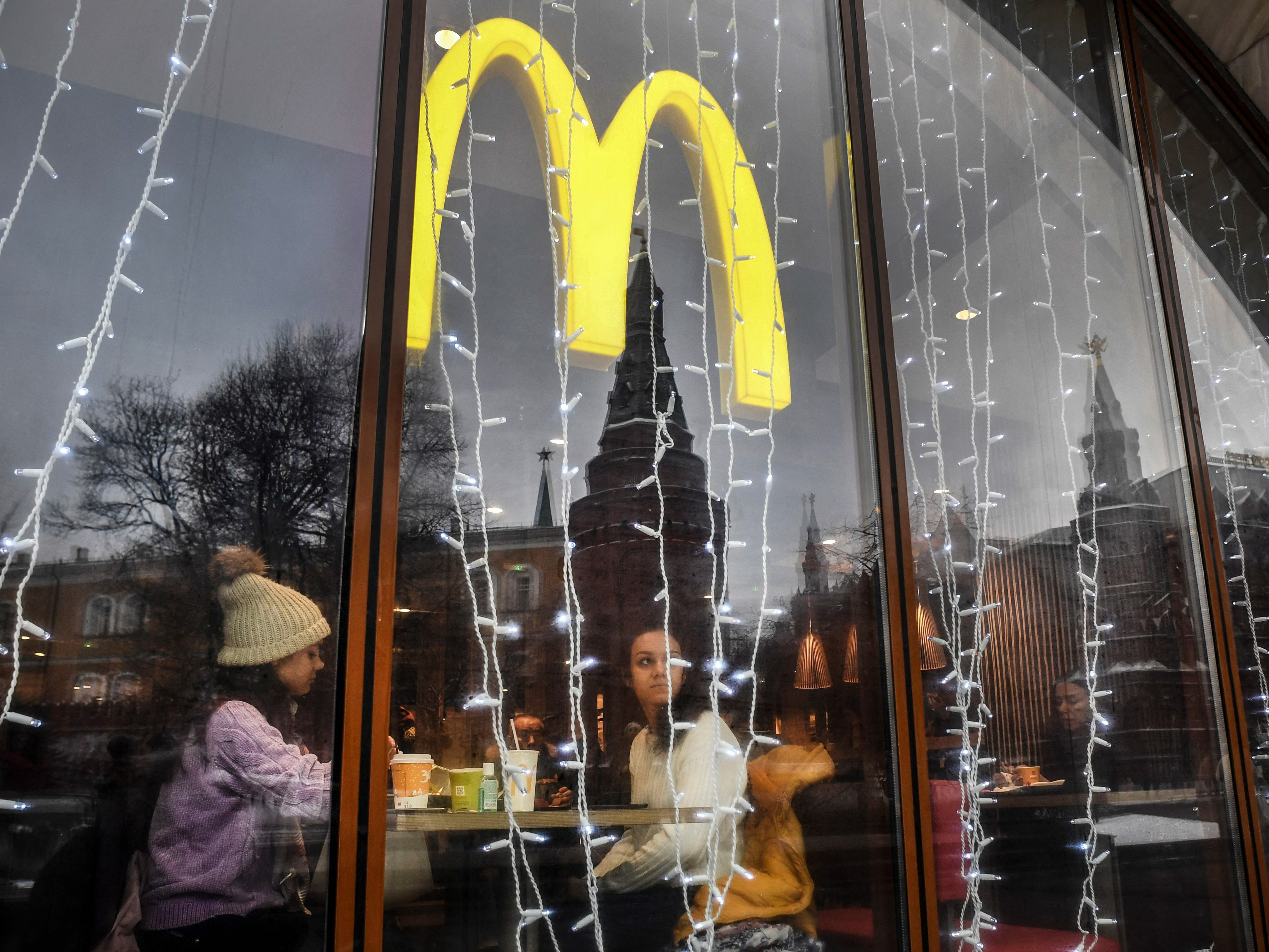 McDonald's, Coca-Cola, Perusahaan AS Lain Setop Operasi di Rusia