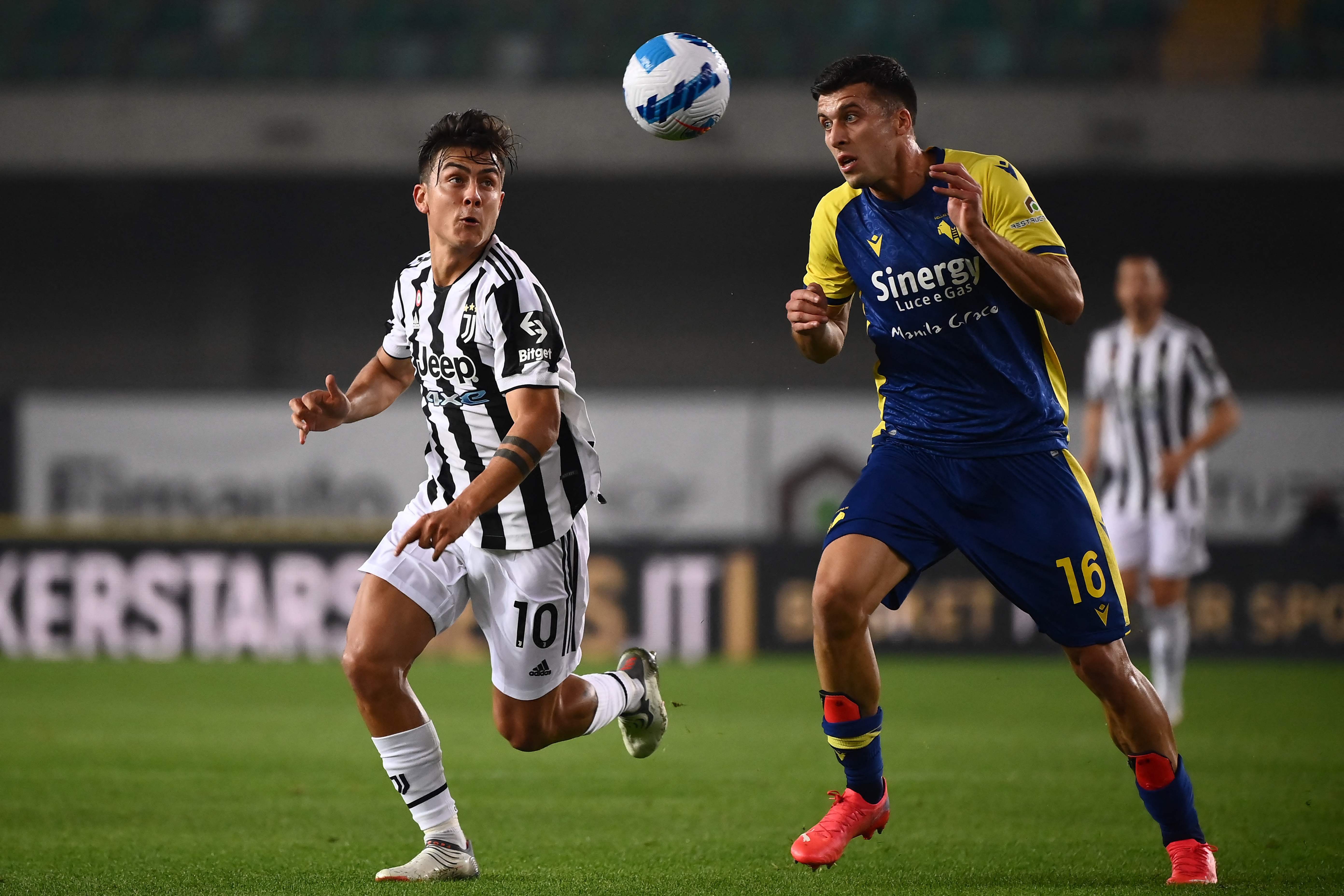 Bekl Verona Nicolo Casale (kanan)