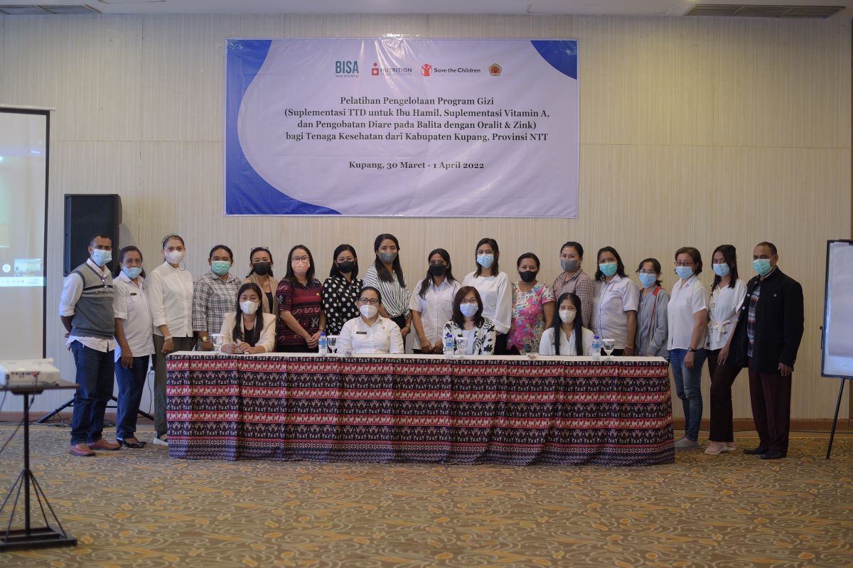 Pelatihan pengelolaan program gizi mikro bagi tenaga kesehatan di Kabupaten Kupang, Nusa Tenggara Timur, Rabu (30/3).