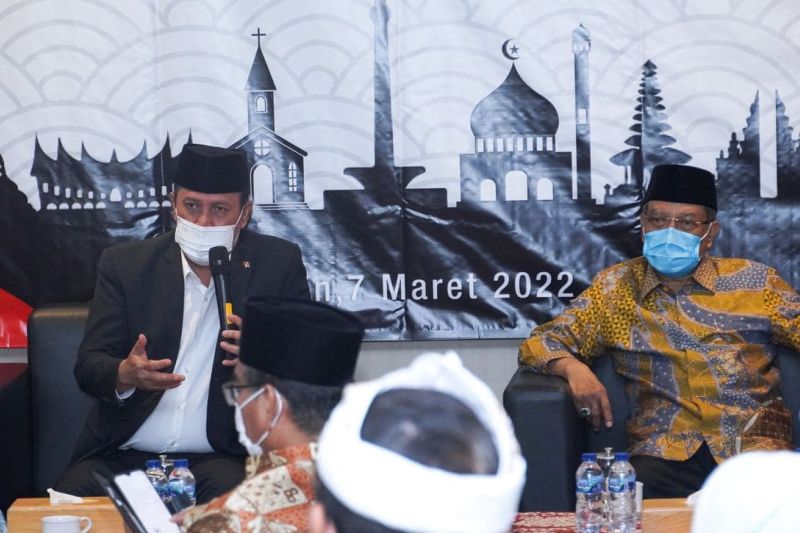 Kepala BNPT Komjen Pol Boy Rafli Amar bersilaturahim dengan Ketum LPOI-LPOK KH Said Aqil Siroj di Bogor, Jawa Barat, Selasa (8/3).