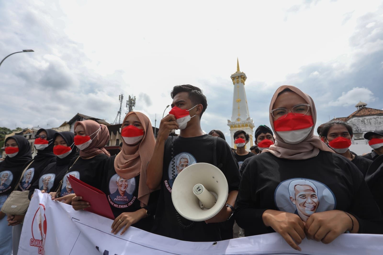 Mahasisw dan milenial yang tergabung dalam Ganjar Milenial Daerah Istimewa Yogyakarta (DIY), deklarasi Ganjar untuk 2024.