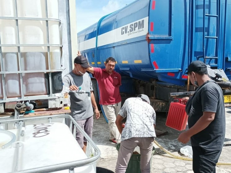 Minyak goreng dari PT CBU.