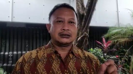 Komisioner Komnas HAM Choriul Anam menilai jumlah tersangka dalam kasus ini lebih dari delapan orang.