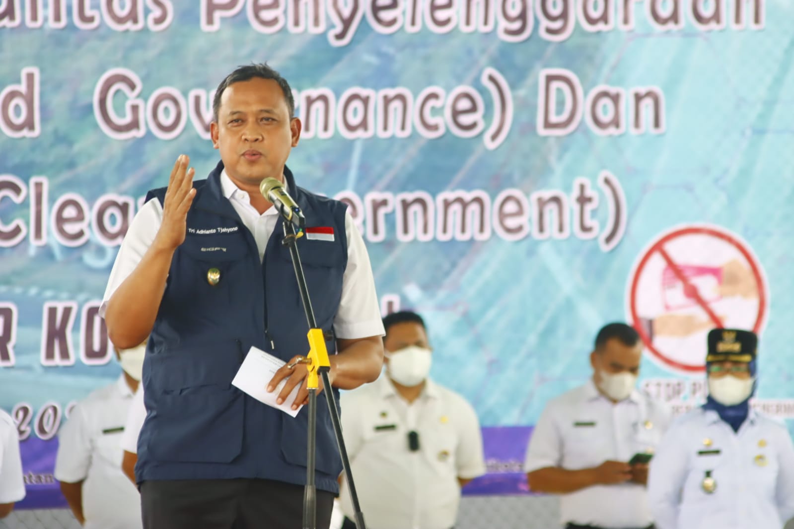 Plt Wali Kota Bekasi Tri Adhianto yang juga selaku Ketua Komite Kebijakan Penanganan Covid-19 dan Transformasi Pemulihan Ekonomi Kota Bekasi