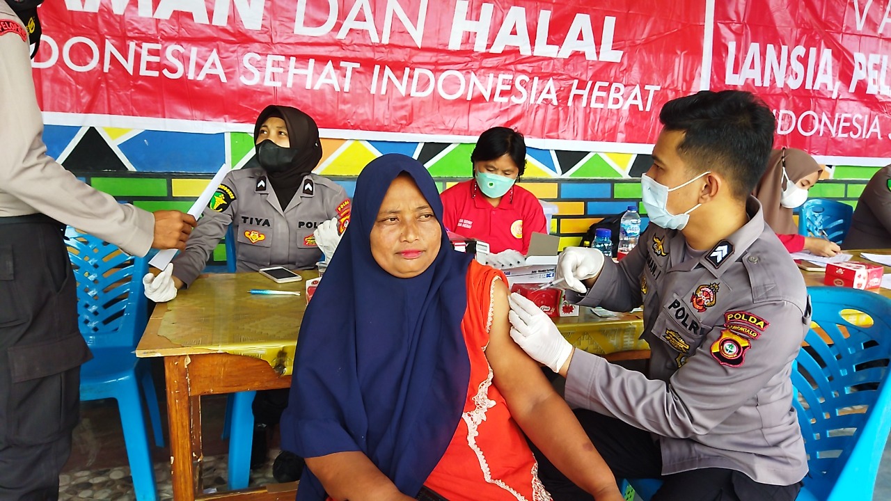 Binda Gorontalo percepatan vaksinasi massal menjelang Ramadan di sejumlah lokasi yang mudah dijangkau masyarakat.