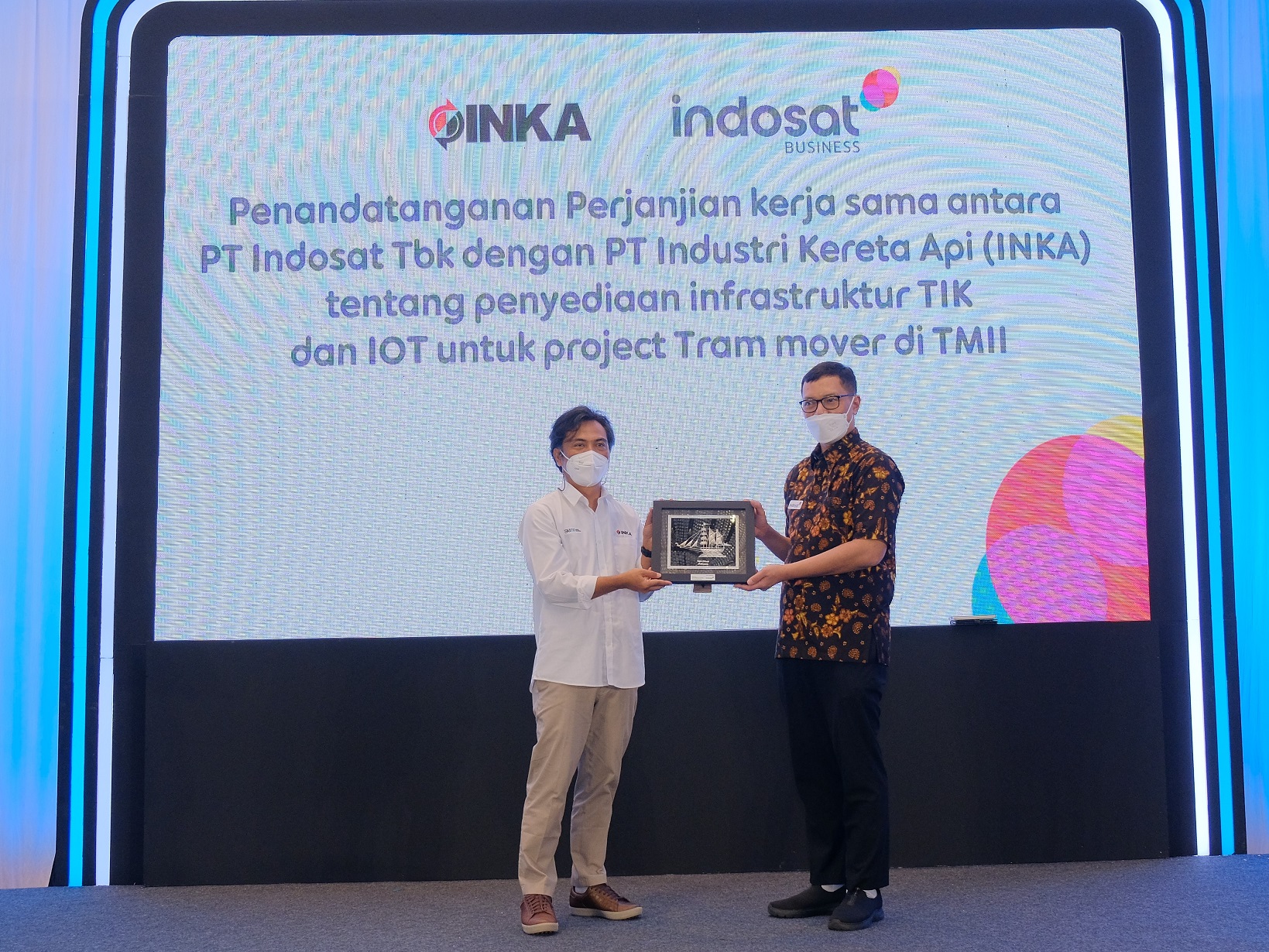 Penandatanganan kerja sama antara Indosat Ooredoo Hutchison dengan INKA.