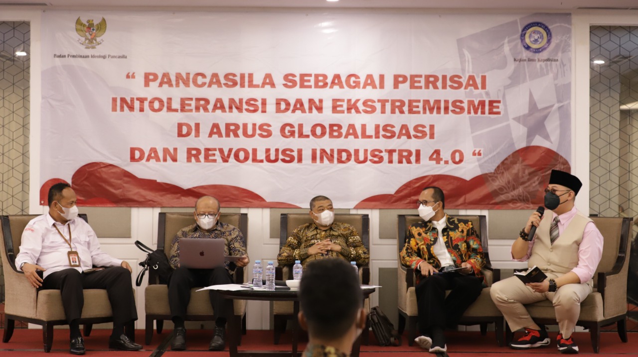  Seminar Nasional bertema 