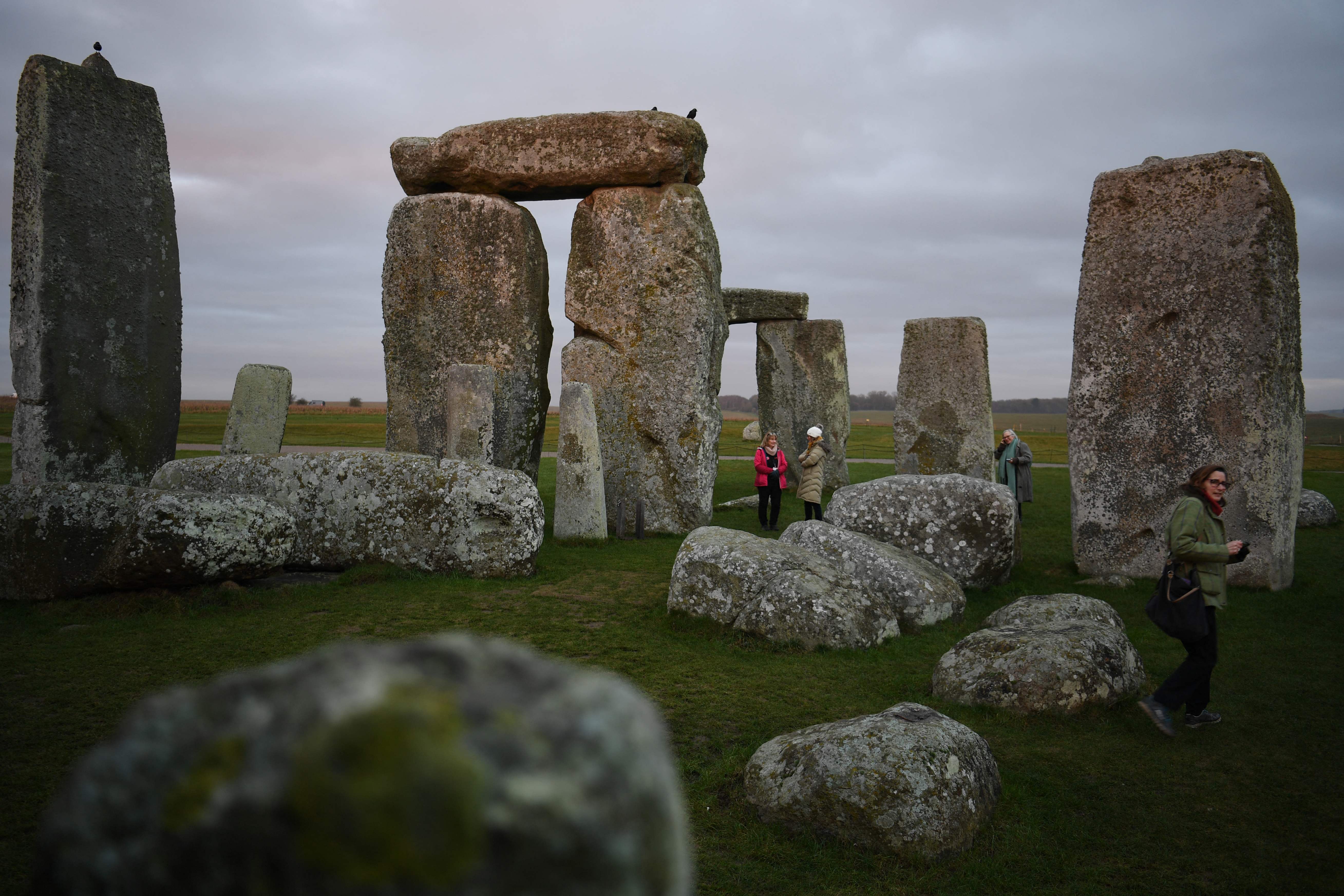 Monumen prasejarah Stonehenge di selatan Inggris