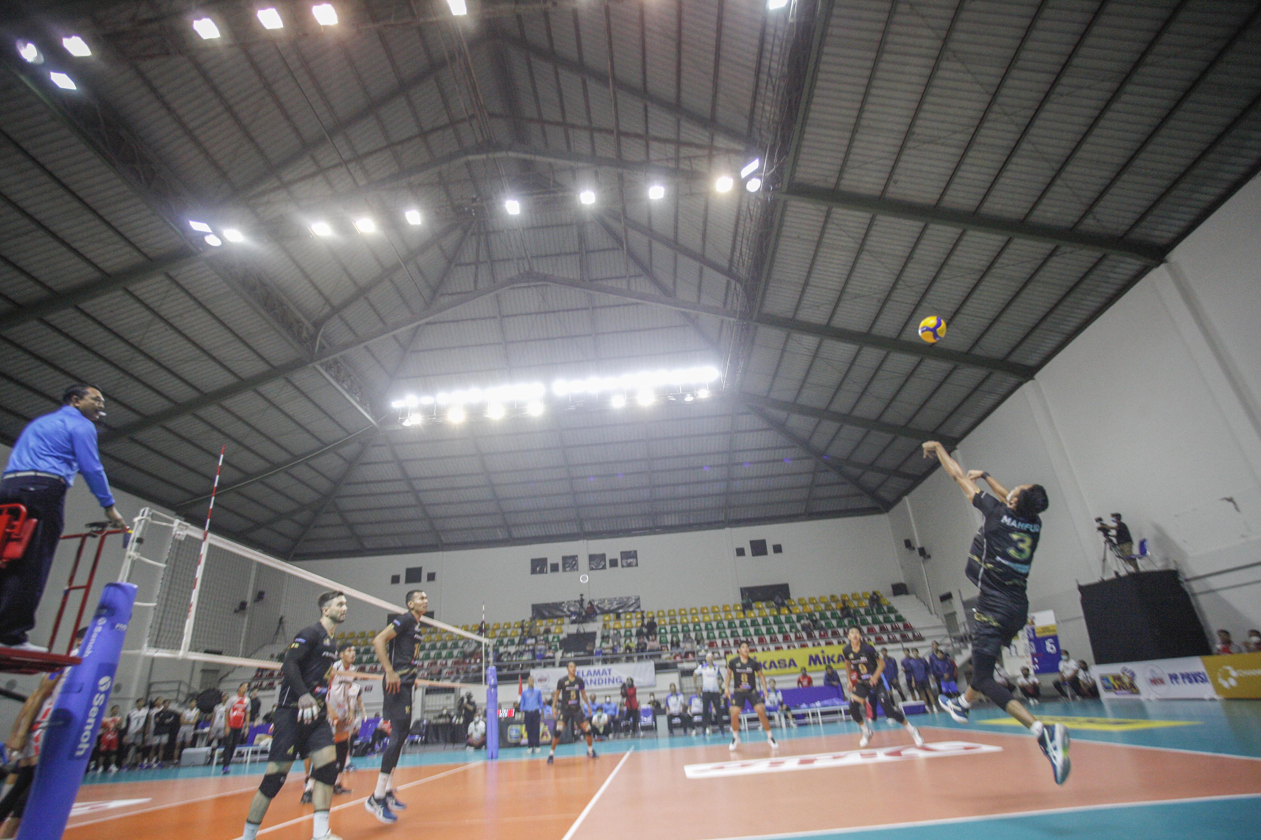 Laga Proliga 2022 antara Jakarta Pertamina Pertamax melawan Surabaya Bhayangkara Samator