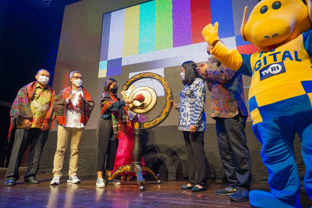  Acara Kick Off Pelaksanaan Analog Switch Off Tahap 1 di Kota Medan, Sumatera Utara, Jumat (22/4). 