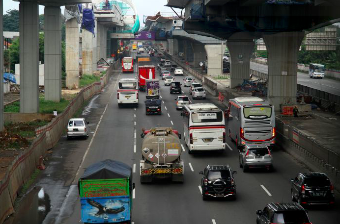 Kepadatan tol Jakarta-Cikampek.