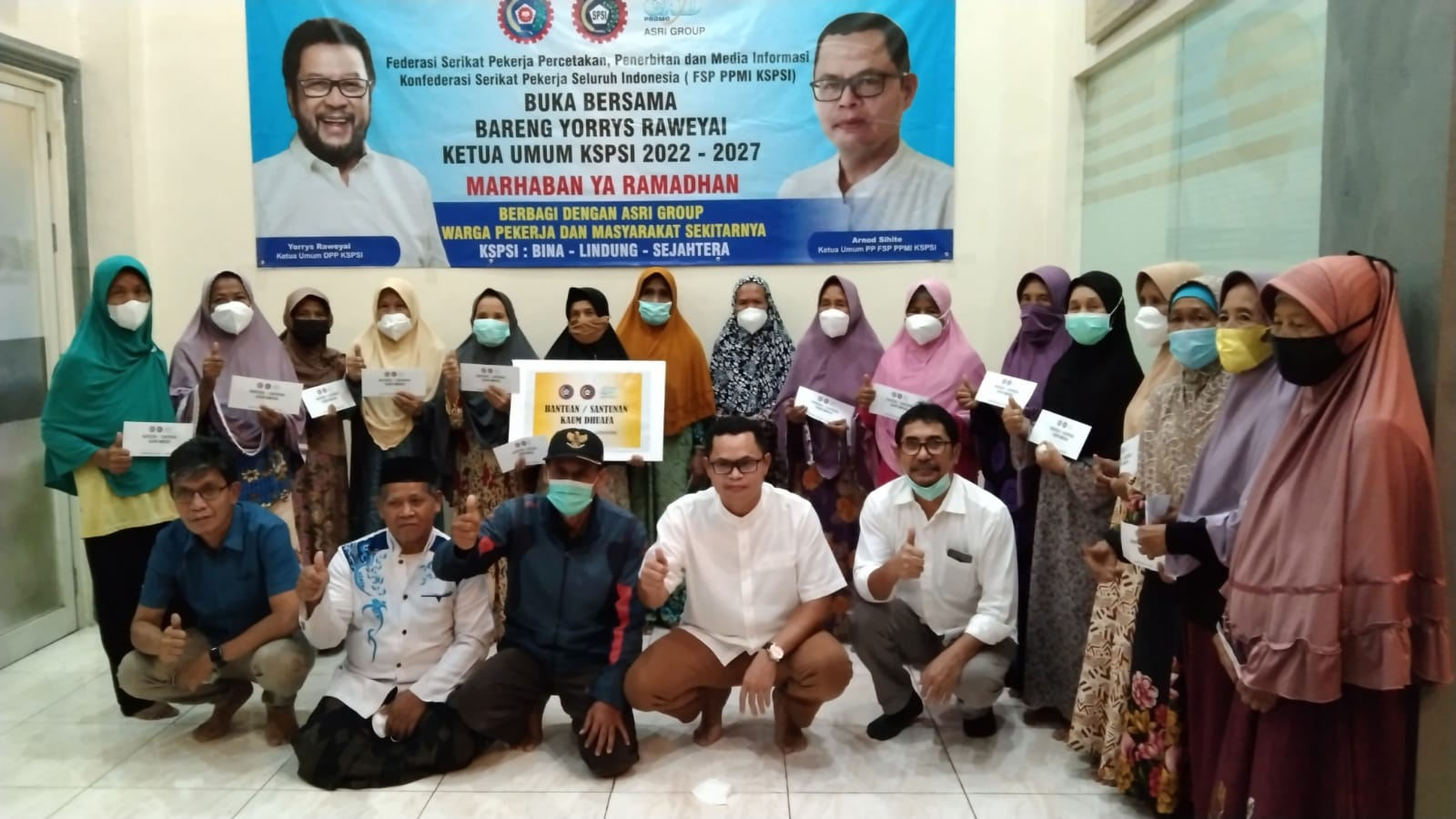 Pemabagian nasi kotak di wilayah Tangerang oleh KSPSI