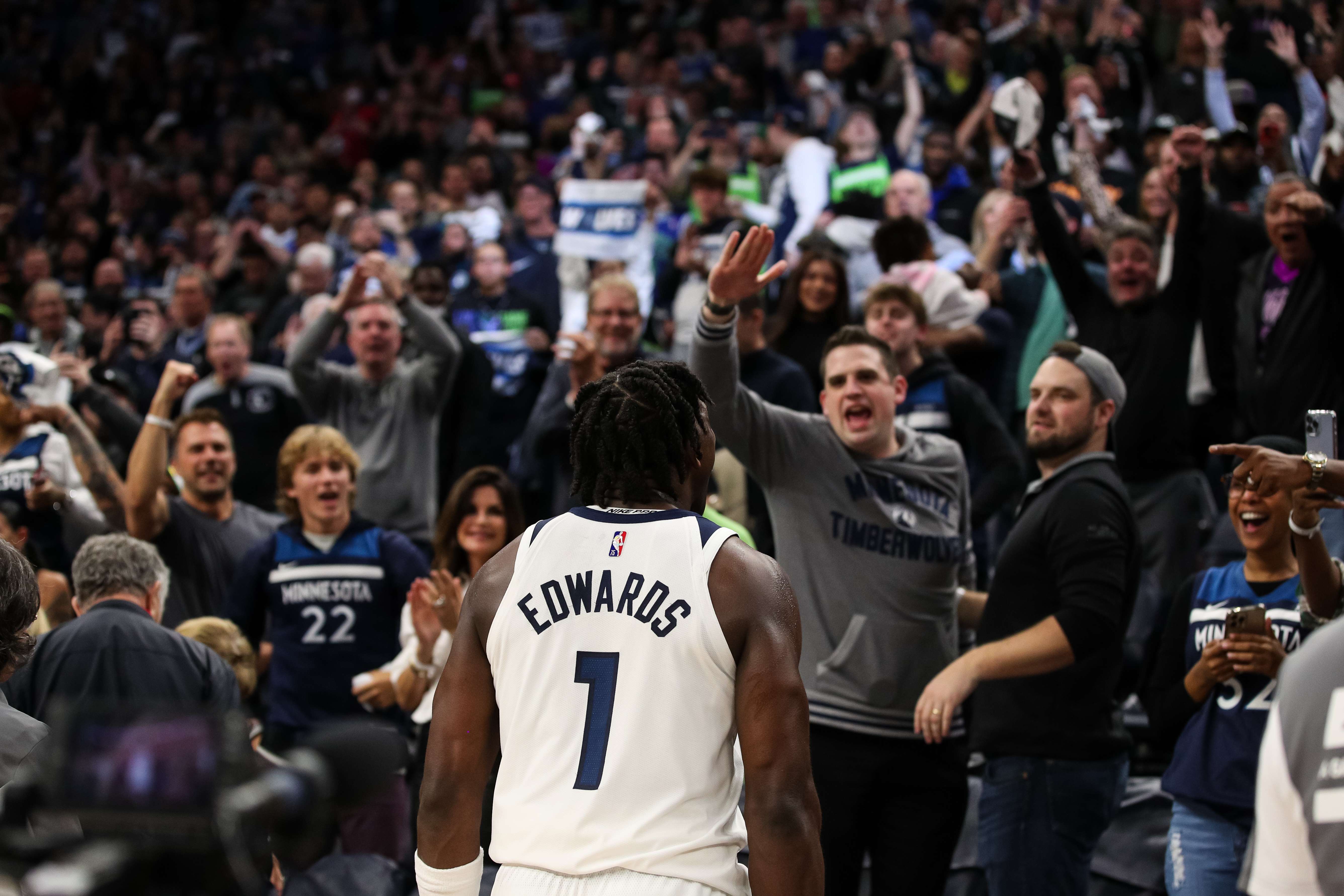 Taklukkan Clippers 109-104, Timberwolves ke Playoff NBA