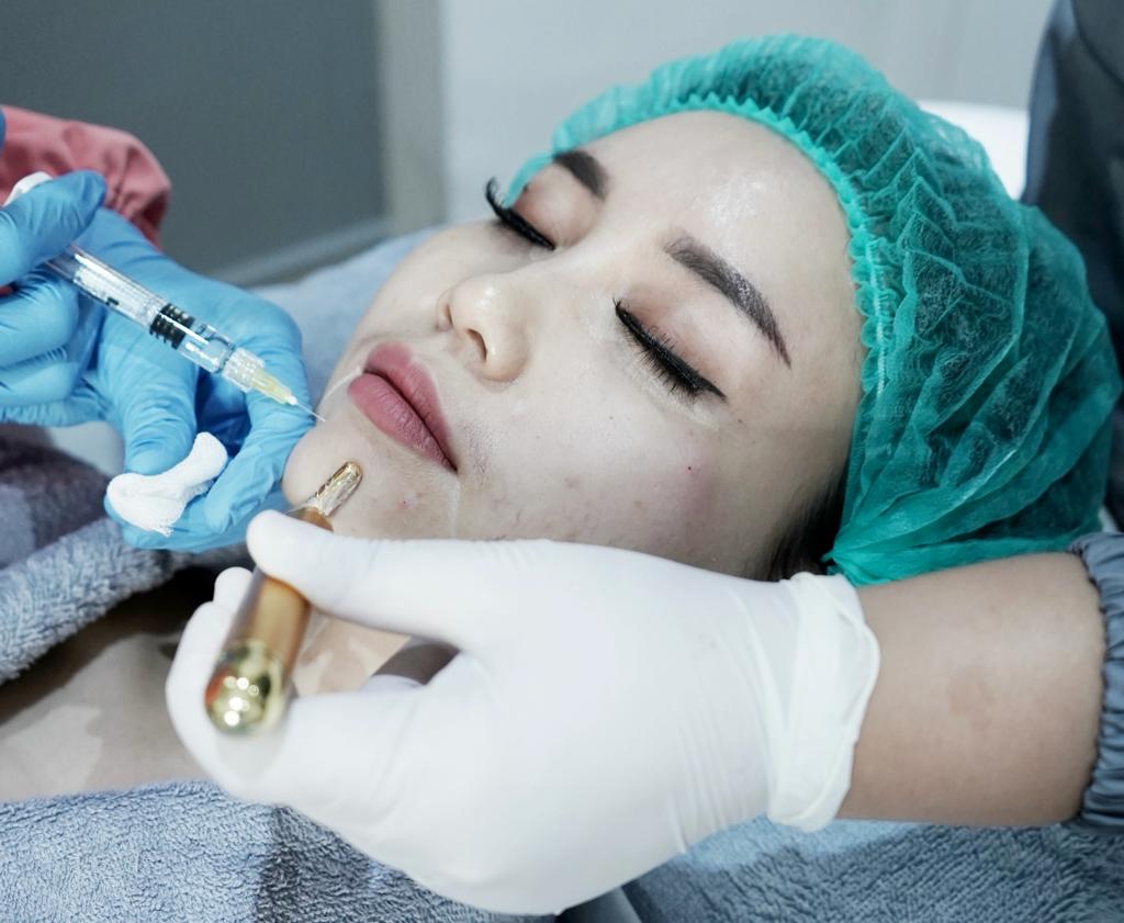 Treatment terbaru DNA Matrix Plus untuk perawatan yang tepat agar bisa mengembalikan kondisi kulit wajah seperti yang diinginkan.