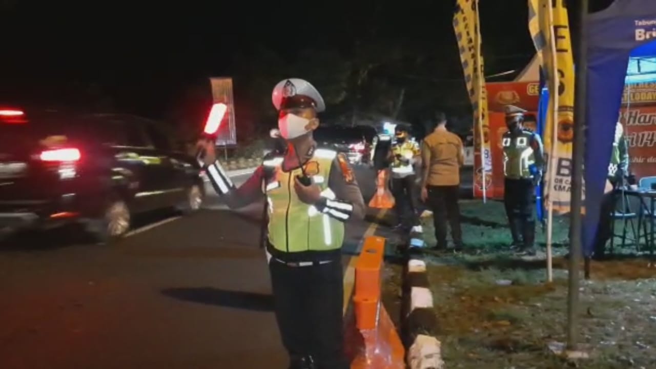 Jalur lingkar Gentong, Kecamatan Kadipaten, Kabupaten Tasikmalaya mulai mengalami peningkatan dari arah Bandung menuju Jawa Tengah, Kamis ma