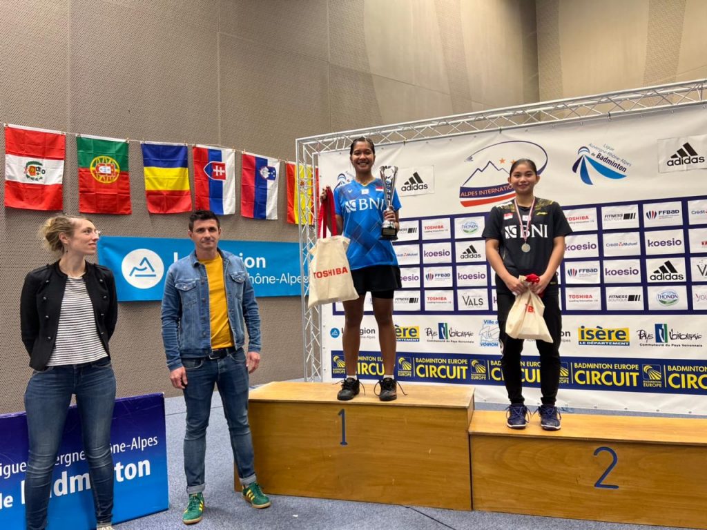 Pada nomor tunggal putri, Ester Nurumi Tri Wardoyo juga tampil sebagai juara dan Tasya Farahnailah menadi runner-up.