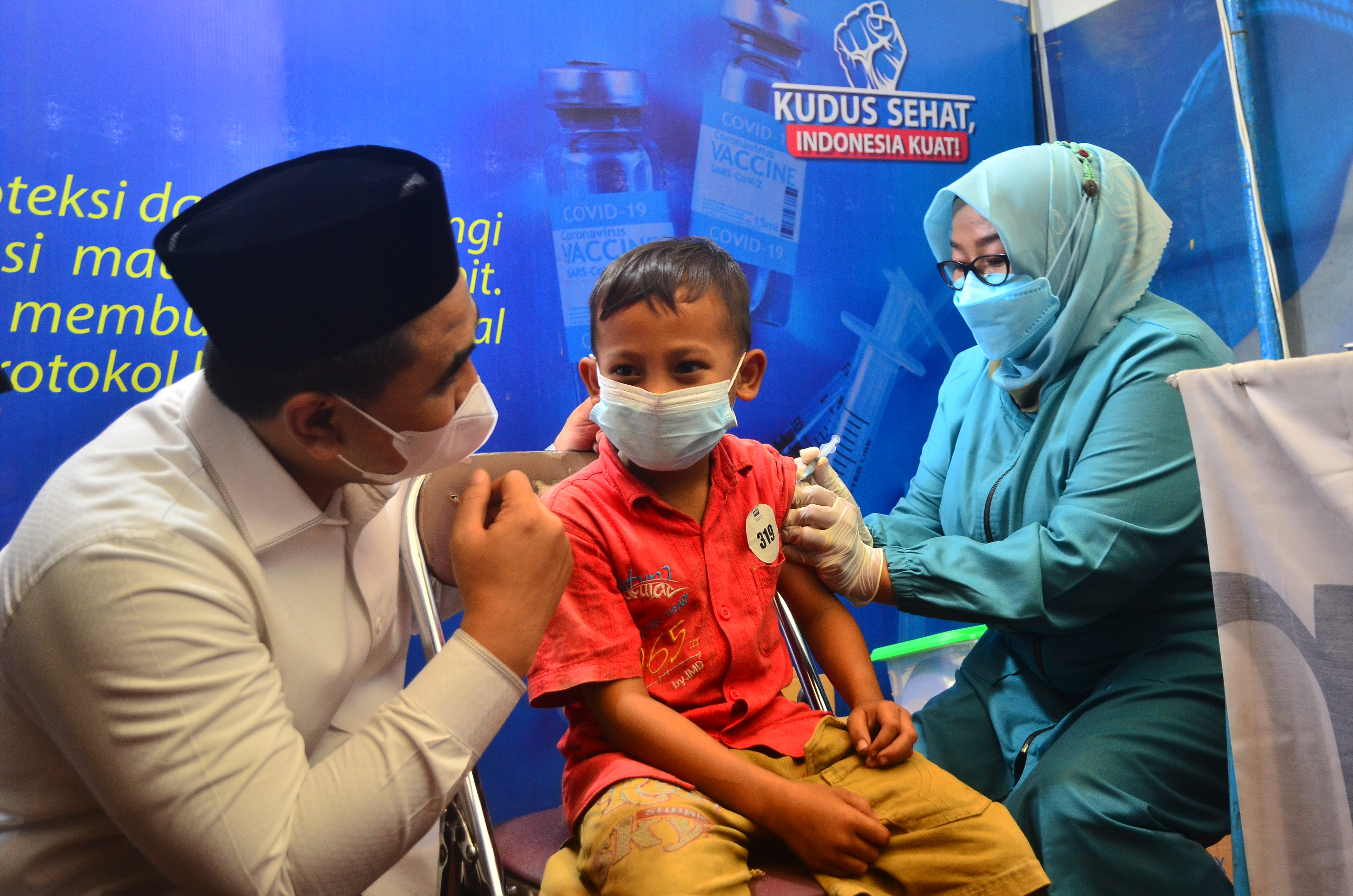 Ilustrasi vaksinasi pada anak