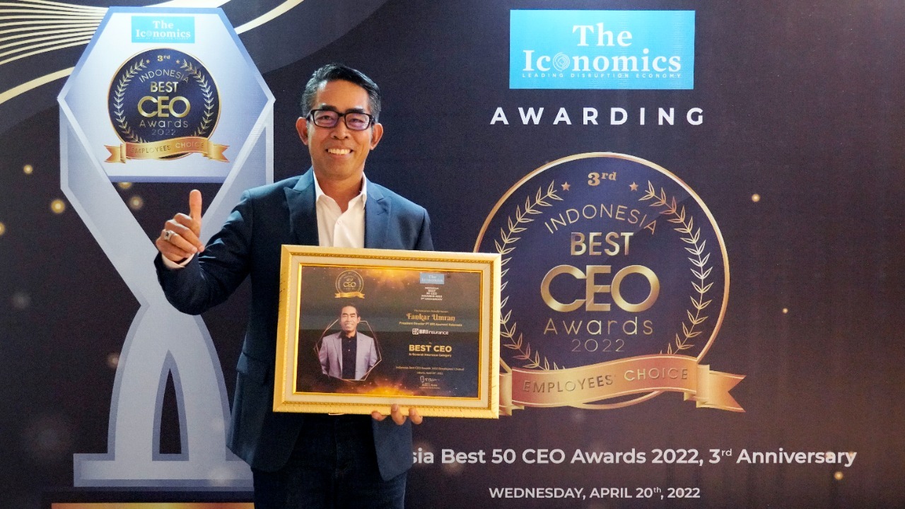 CEO BRI Insurance (BRINS), Fankar Umran berhasil meraih penghargaan sebagai The Best CEO for General Insurance Categor.